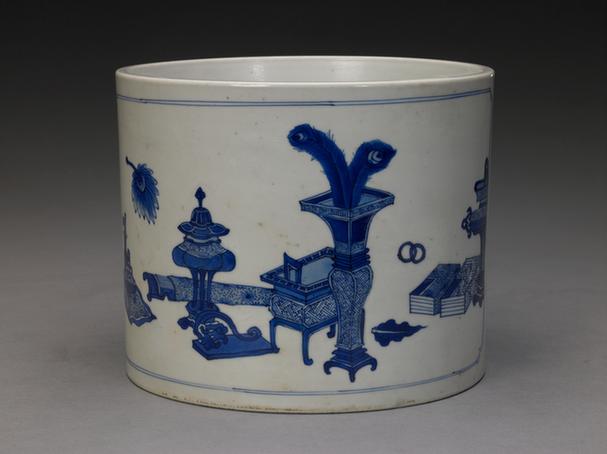 青花山水博古图笔筒