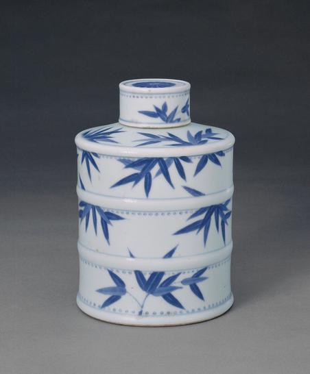 康熙款青花竹叶纹竹节式盖罐