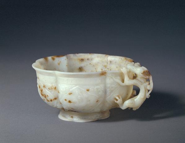 白玉夔龙柄葵花式碗