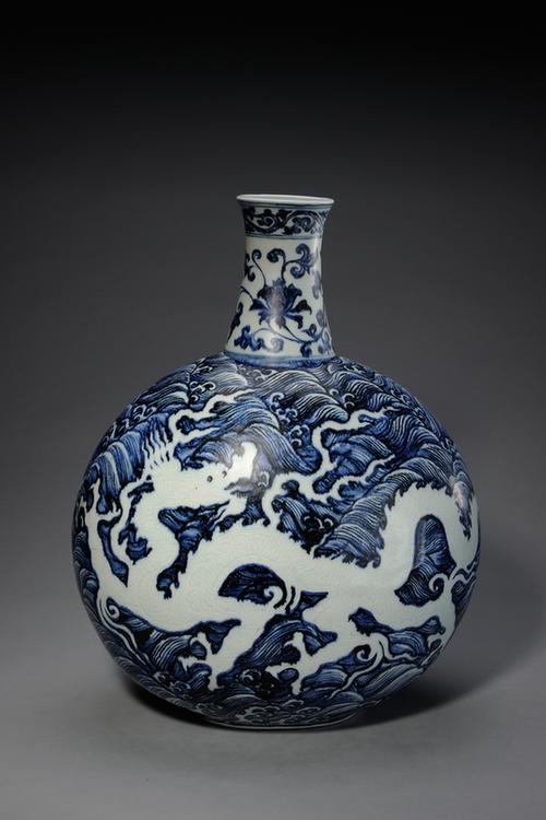 青花海水白龙纹扁壶