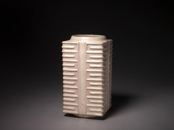 石湾窑月白釉琮式瓶