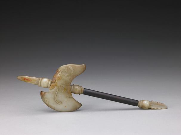 青玉木柄龙首斧