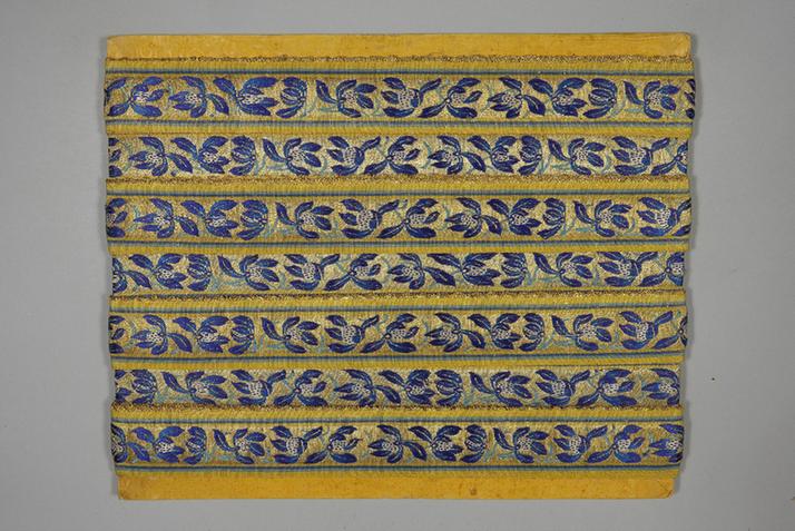 金地三蓝朵兰纹绦