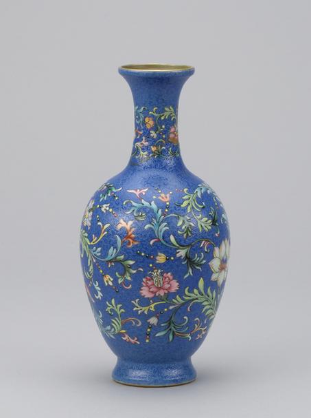 乾隆款珐琅彩花卉纹瓶