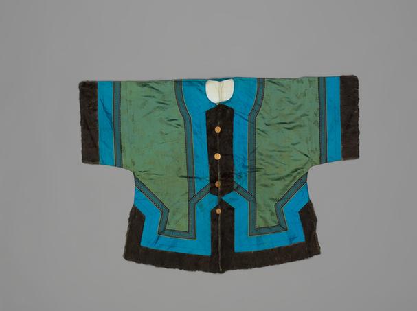 绿色蝠纹暗花缎镶水獭皮对襟夹马褂