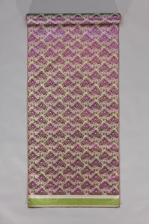 浅绿色缠枝花纹广缎