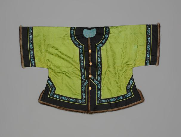 绿色寿字锦纹暗花缎镶貂皮边对襟夹马褂