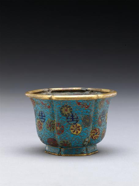 掐丝珐琅团花纹六方花盆