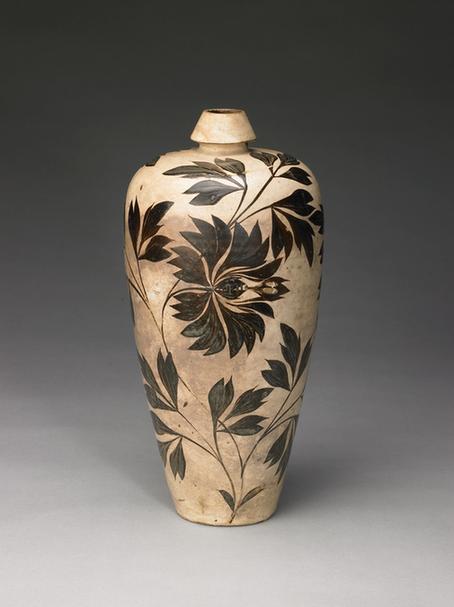 白地黑花折枝花纹梅瓶