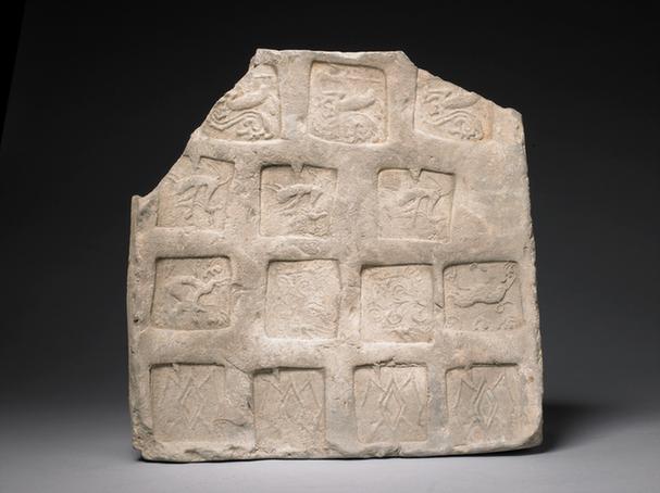 印花方格人兽图案方砖