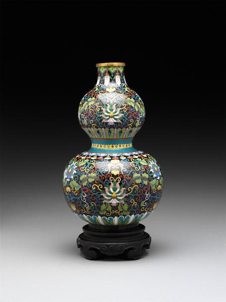 掐丝珐琅勾莲花卉纹葫芦式瓶