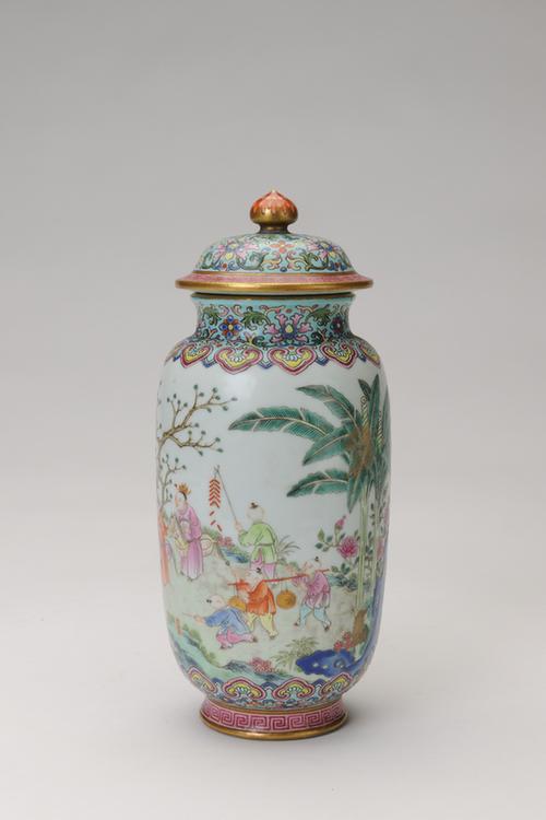 乾隆款粉彩婴戏图盖罐