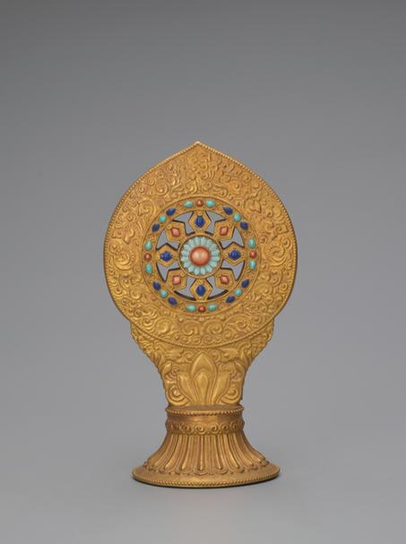 乾隆款金釉五彩瓷法轮