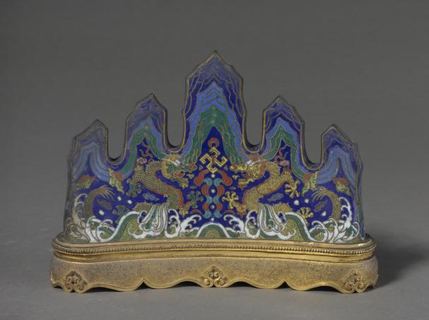 乾隆款掐丝珐琅带铜鎏金座笔架