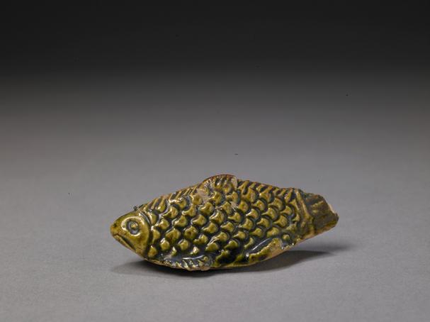 绿釉瓷鱼