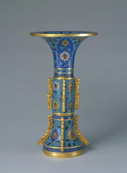 掐丝珐琅缠枝莲纹出戟觚