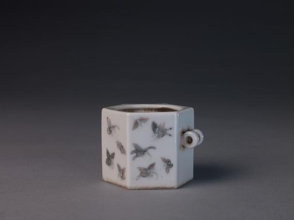 白地矾红彩绳纹杏花村酒坛