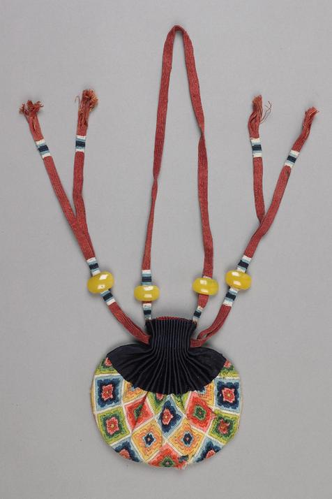 红青色缎口铺绒斜方格朵花纹椭圆荷包