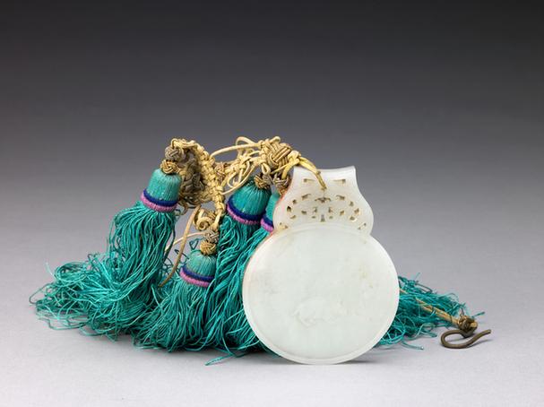 白玉十二辰圆形佩——卯