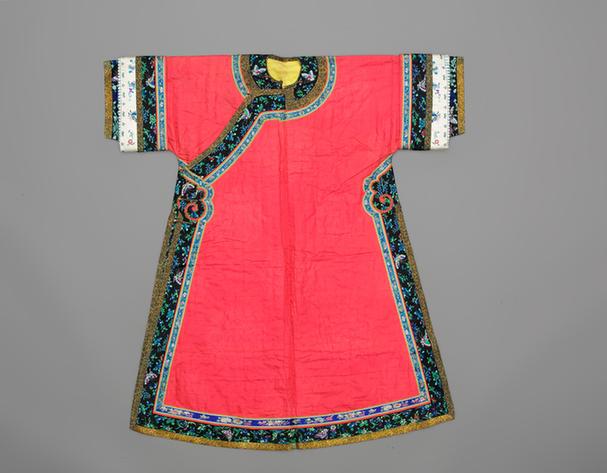 桃红色团龙纹暗花江绸棉氅衣