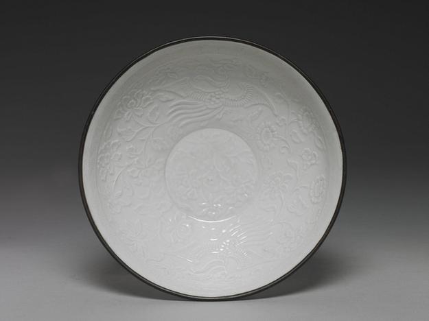 青白瓷印花双凤纹碗