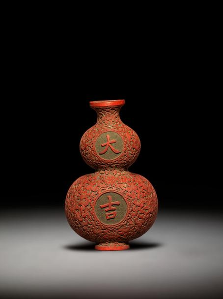 剔红缠枝莲纹大吉葫芦式壁瓶