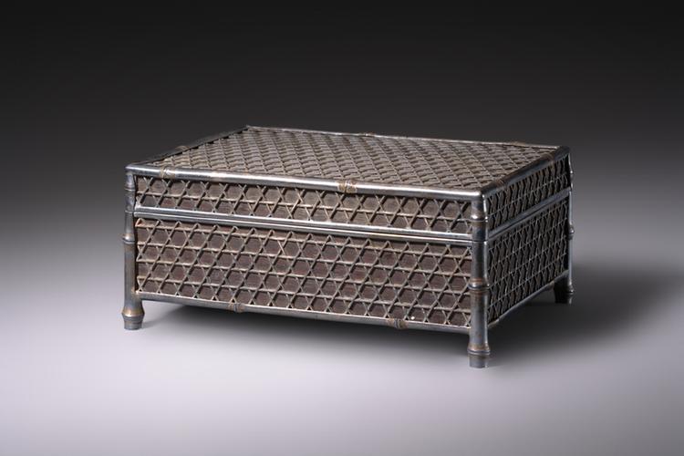 紫檀木嵌银丝盒