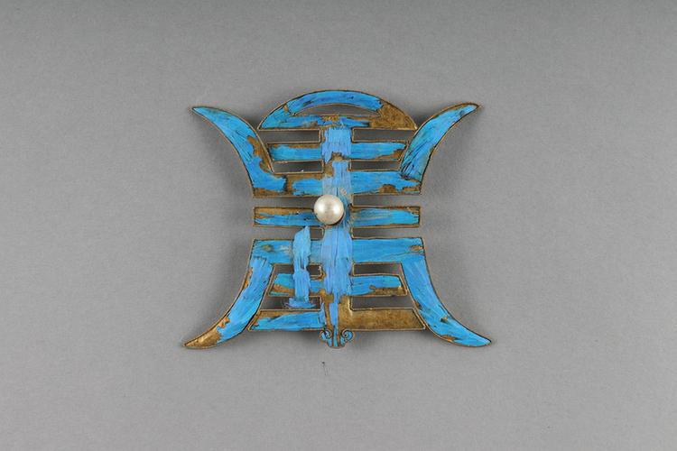 铜镀金点翠嵌珠长寿字纹帽花