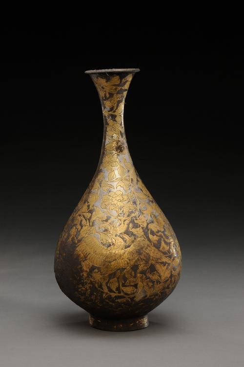 樊字款银鎏金錾刻双凤穿花纹玉壶春瓶