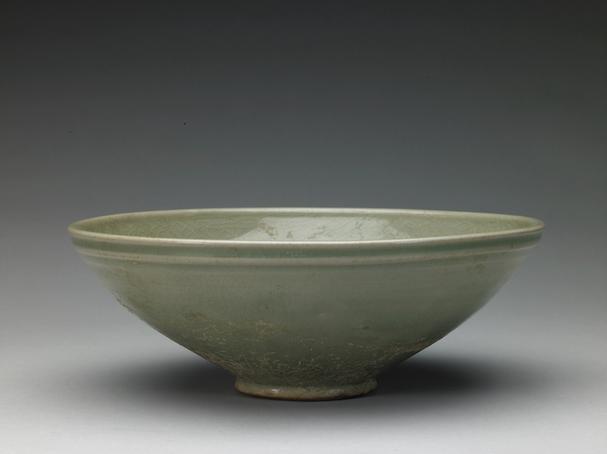 耀州窑青釉刻犀牛纹碗