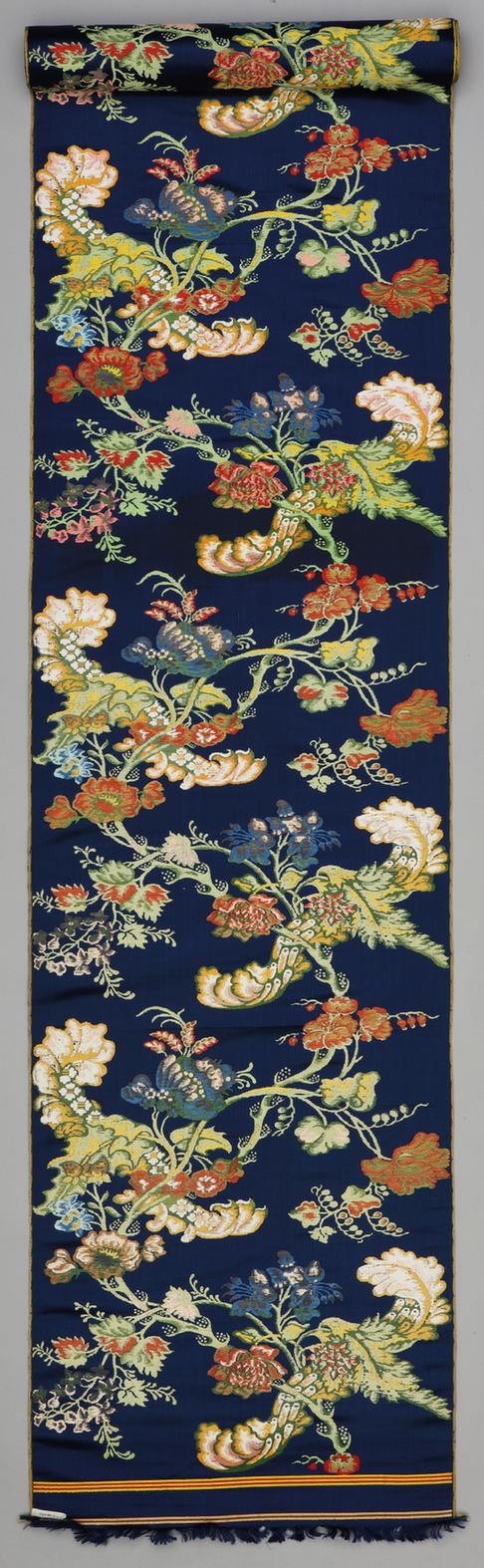 蓝色串枝大洋花纹妆花缎