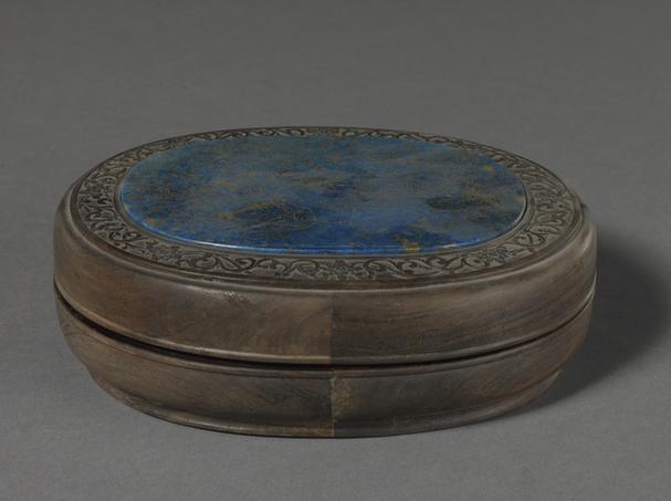 紫檀雕缠枝莲纹嵌青石刻山水楼阁图椭圆盒