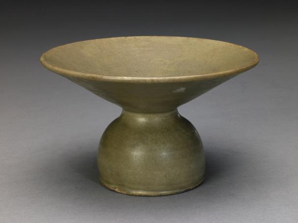 越窑青釉撇口尊