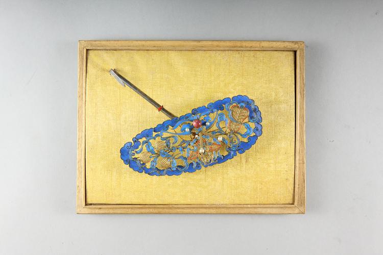 点翠镶料珠福如东海纹头花