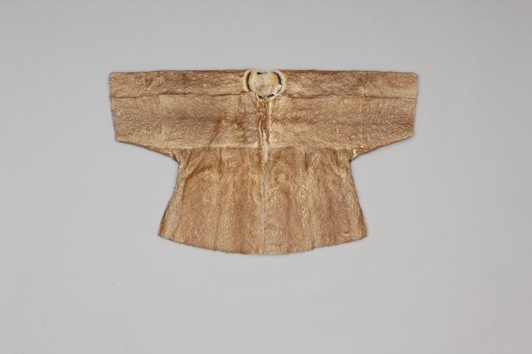 青白狐皮面扫雪貂皮里马褂