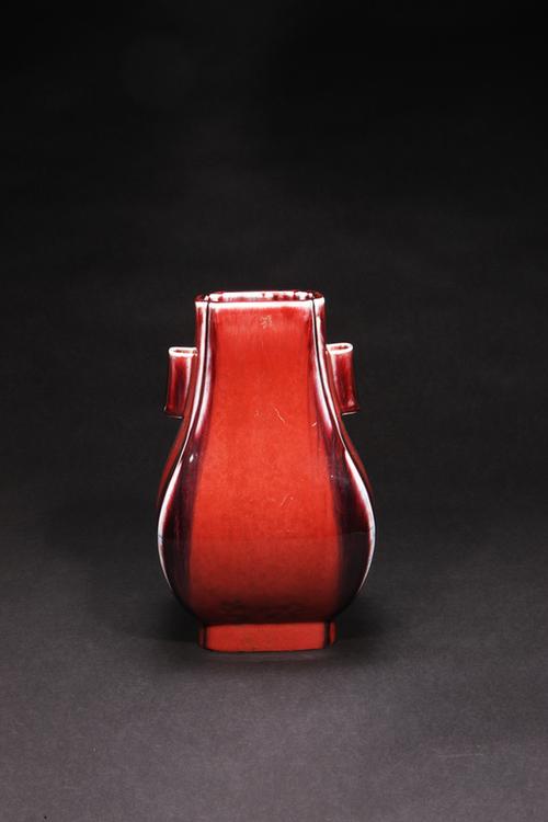 宣统款冬青釉杏圆贯耳方瓶