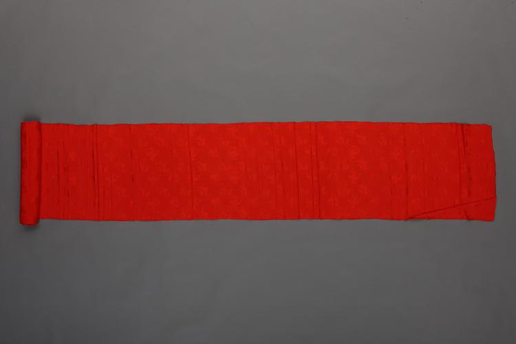 大红色蝠鹤蝶莲纹绉绸