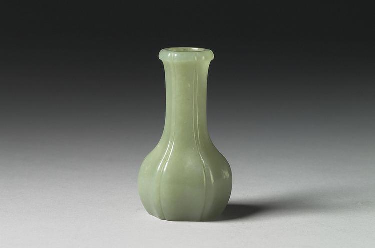 玉瓶（附铜铲、箸）