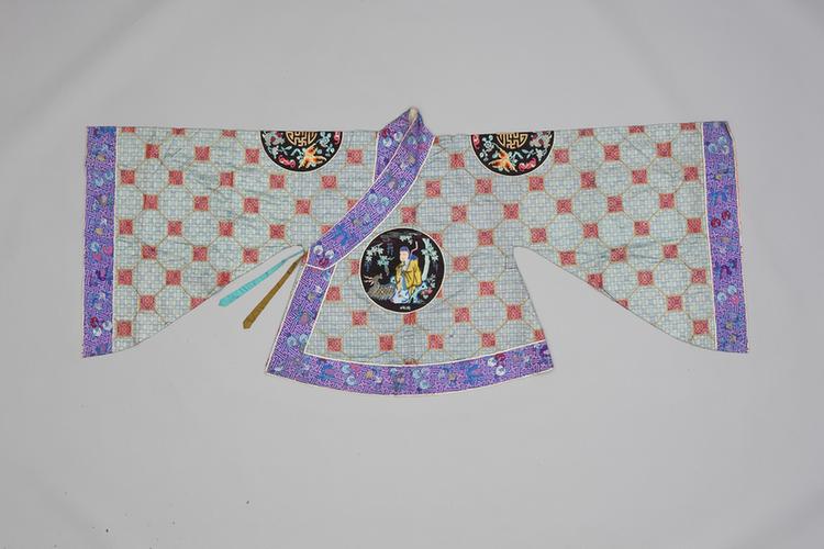 湖绿色天华锦缀绣三多金寿字纹禄星衣