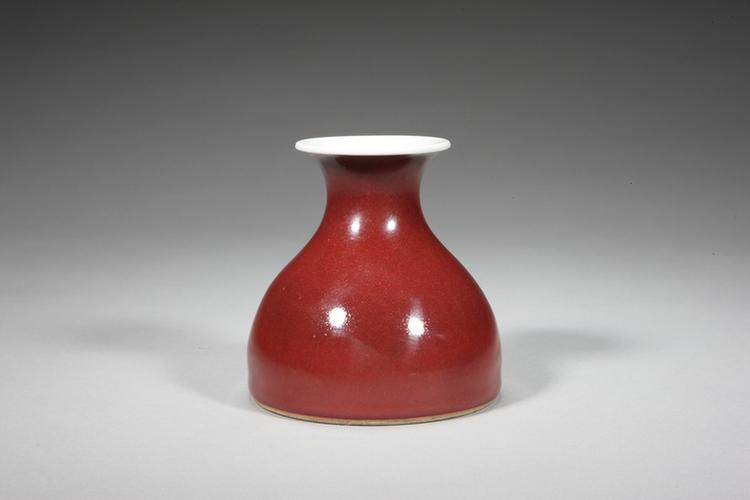 雍正款祭红釉墩式碗