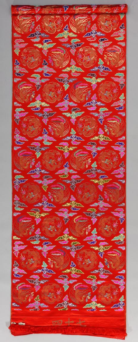红色团龙凤云纹妆花缎