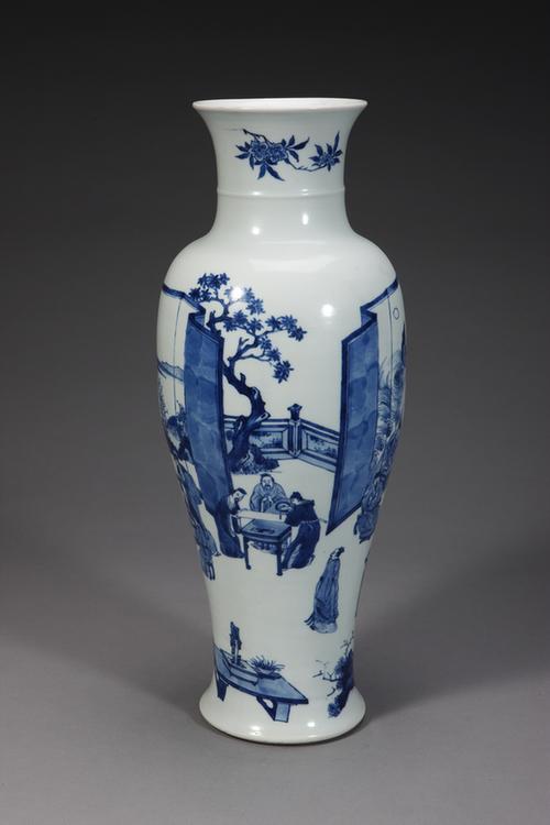 青花人物图观音瓶