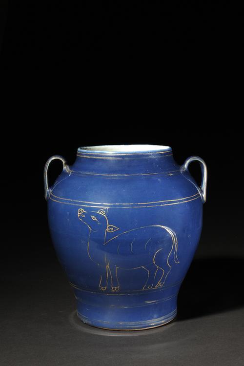 祭蓝釉金彩牛纹双系罐
