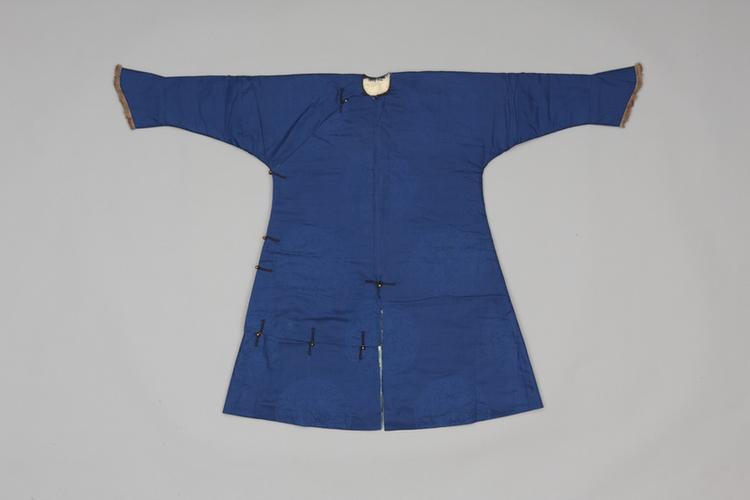 蓝色团龙纹暗花江绸羊皮行服袍