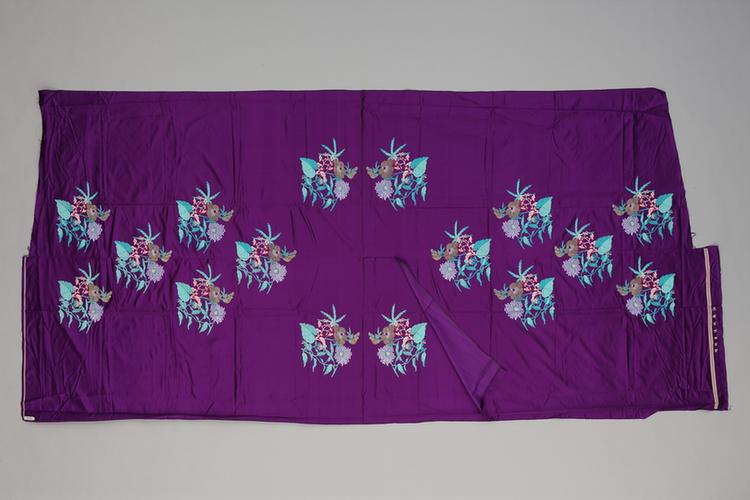 藕荷色金彩花卉纹妆花缎袍料