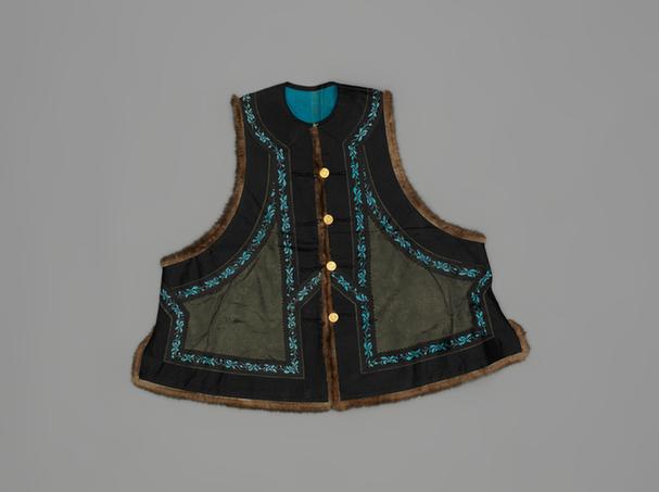 虾青色暗八仙纹暗花缎镶貂皮边琵琶襟夹坎肩