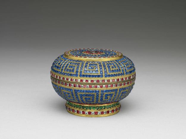 铜鎏金嵌料石盒