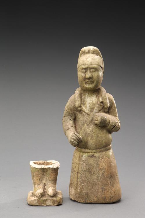 陶黄釉男俑