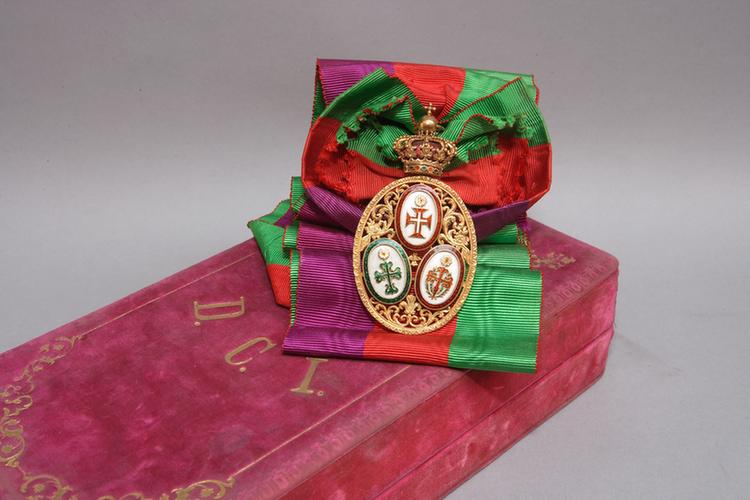 圣雅各伯三联皇帝宝星